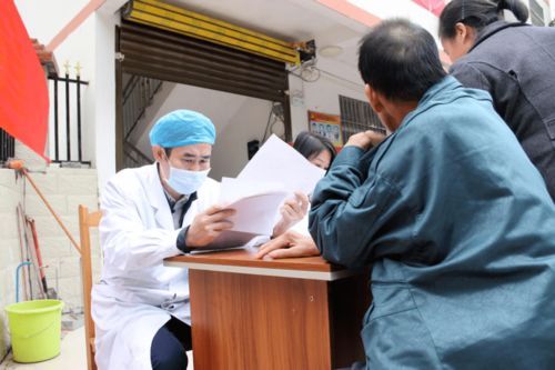 廣西醫(yī)科大學(xué)第一附屬醫(yī)院 凝聚合力 助力脫貧攻堅